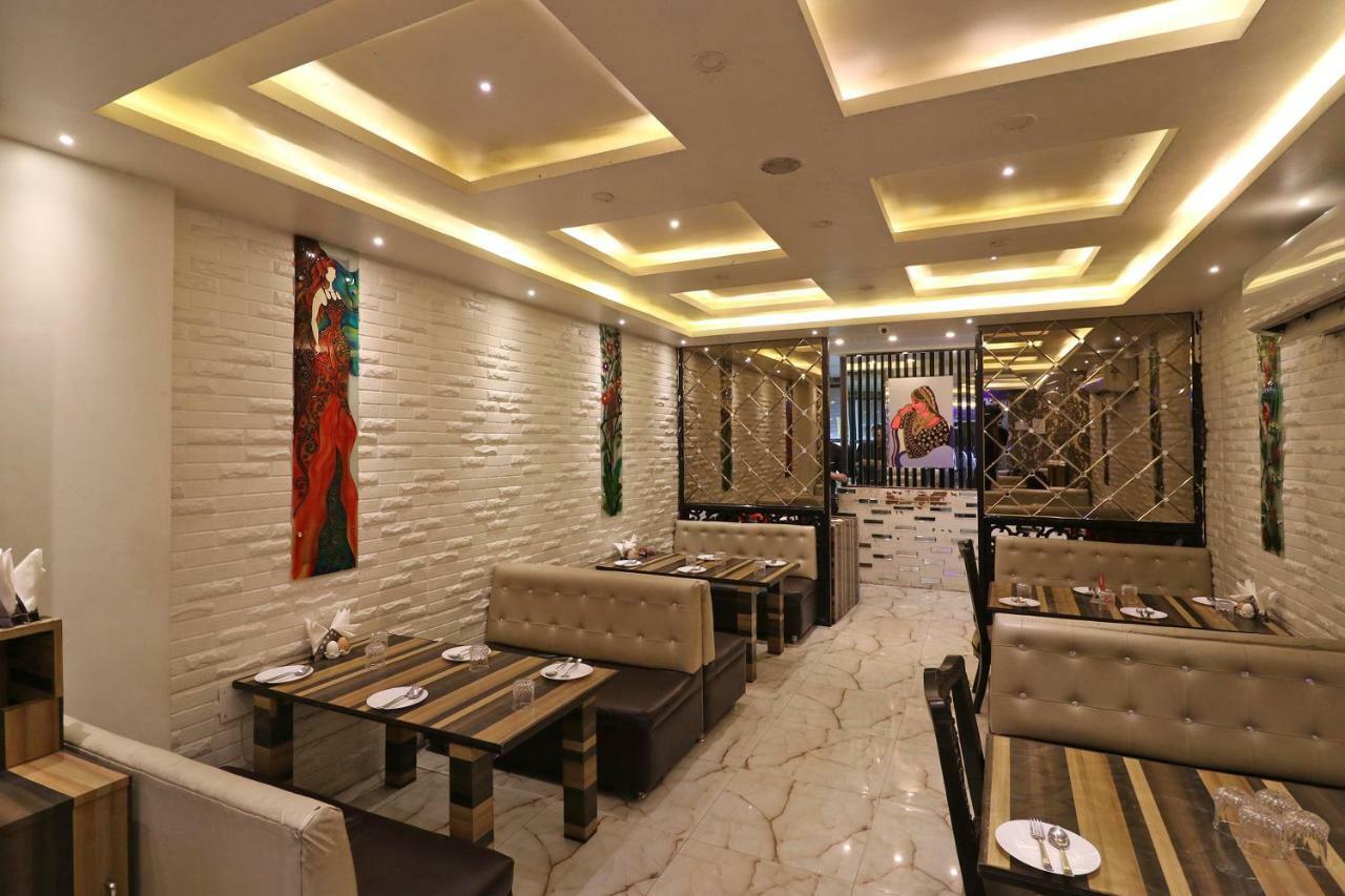 כלכותה Hotel Heaven מראה חיצוני תמונה