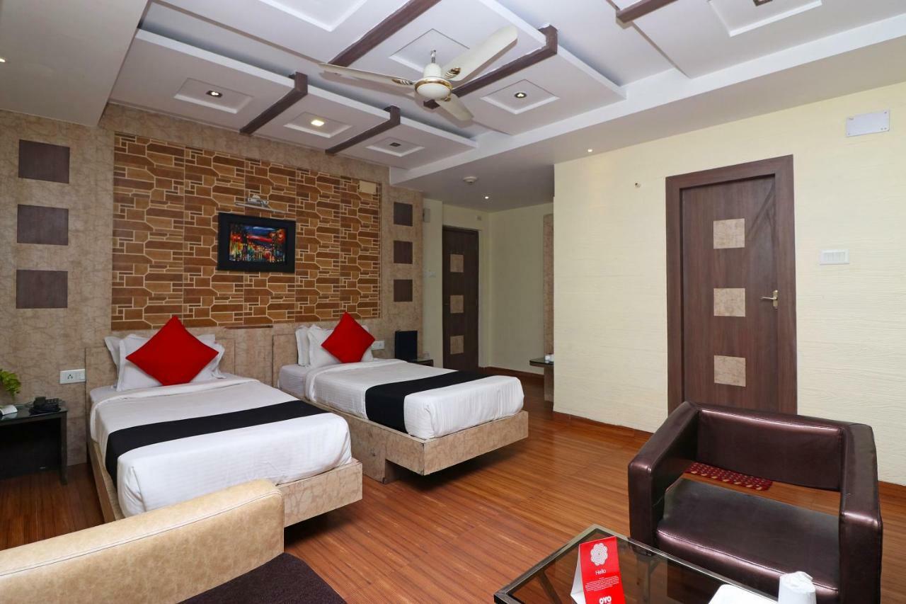 כלכותה Hotel Heaven מראה חיצוני תמונה
