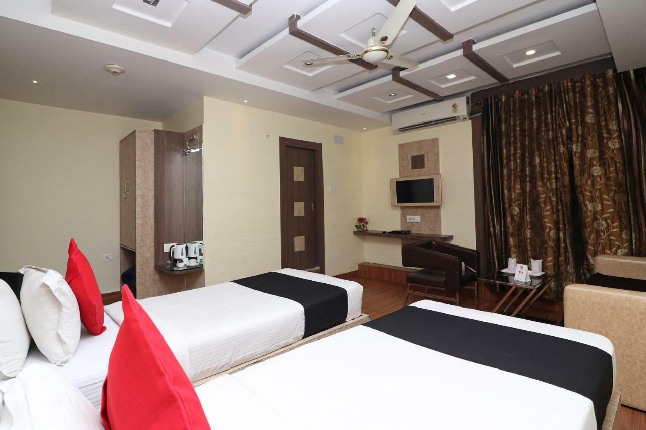 כלכותה Hotel Heaven מראה חיצוני תמונה