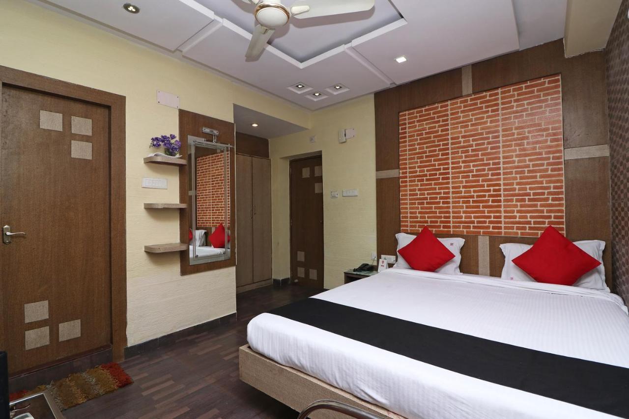 כלכותה Hotel Heaven מראה חיצוני תמונה